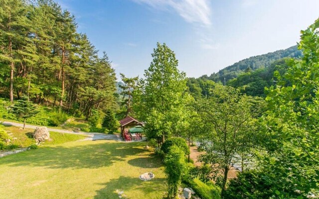 Yeongwol Deulkkotsanjang Pension