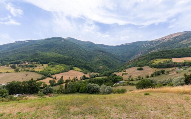 Beautiful Home in Fabriano With 5 Bedrooms and Wifi
