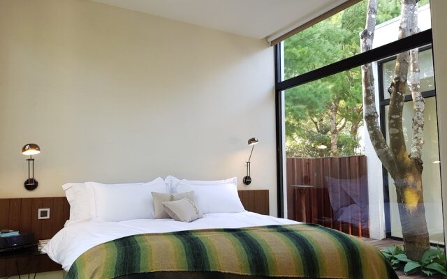 Aroundthetree Hermitage Manor