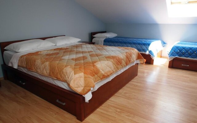 Hotel R
