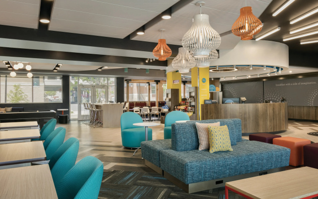 Tru by Hilton Charlotte Ayrsley