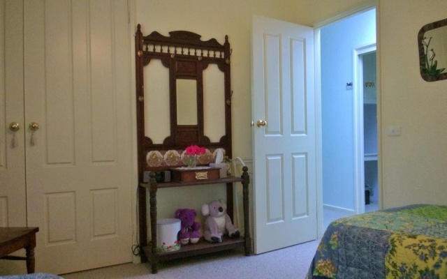 Russellee Bed and Breakfast – Guest Rooms – Bombowlee