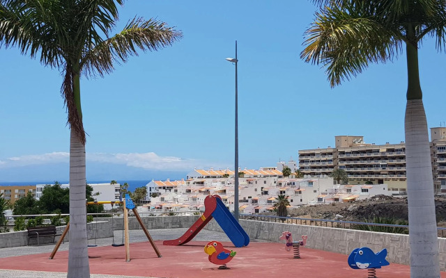 Ocean View Suite Close to Beach with Pool & WiFi