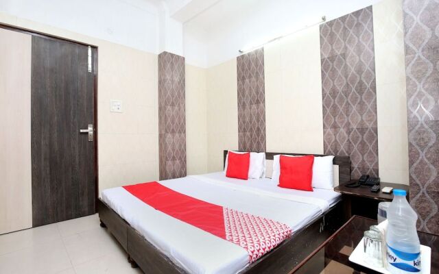 OYO 24333 Hotel Sartaj Inn