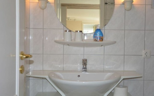 "beach Bunny" in the House on the Dune