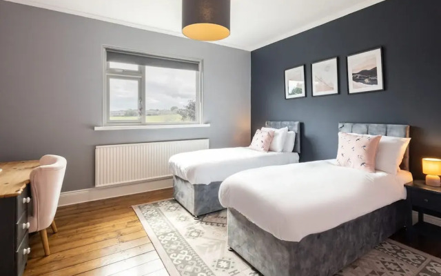 Host Stay Newton House