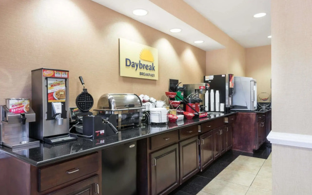 Days Inn & Suites by Wyndham Prattville-Montgomery