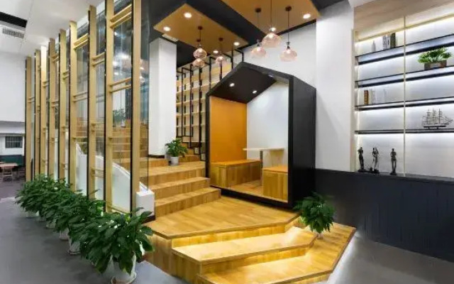 Campanile Hotel(Wuhan Huanghelou,Fuxing Road Metro Station)