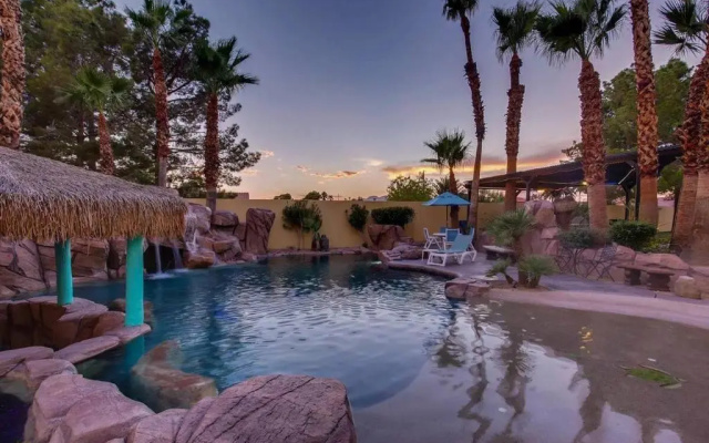 Villa Gordal - Enormous Villa in las Vegas with 39 Sleeps