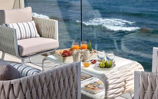 Seafront Apartments by Myseasight