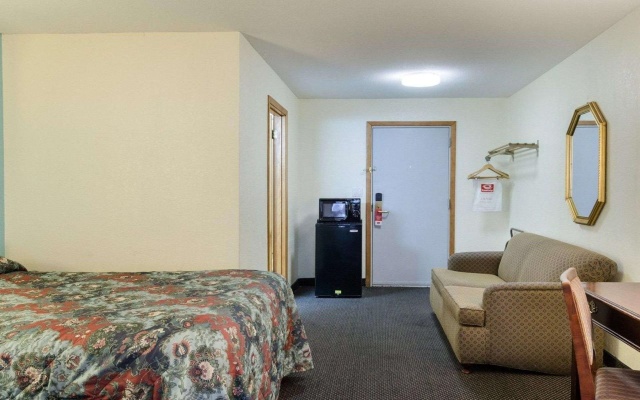 Red Roof Inn Sutton