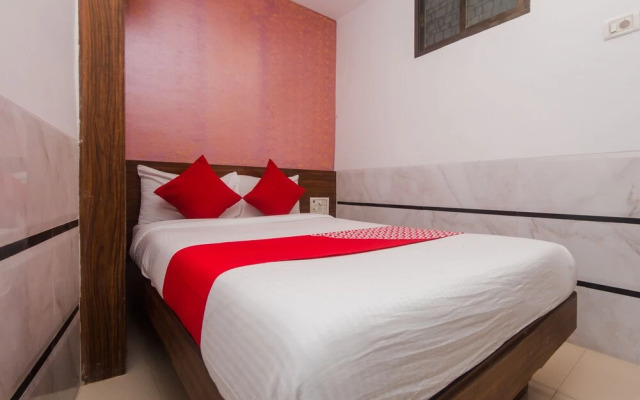 OYO 24504 Sion Residency