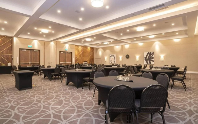 Sandman Signature Sherwood Park Hotel