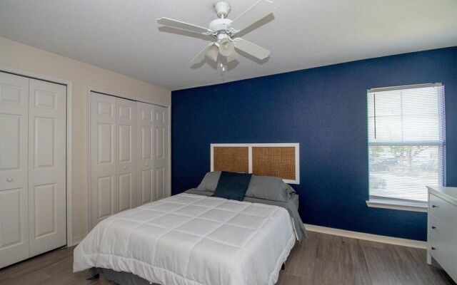 Delightful, Refurbished Apt! Everything you need!