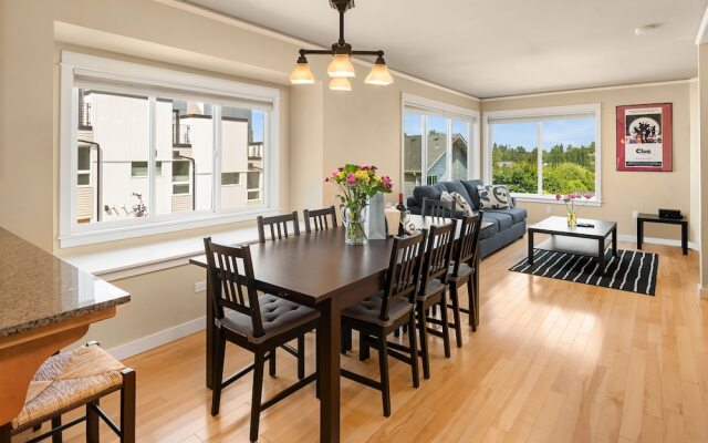 Seattle Vacation Home: Life's A Game