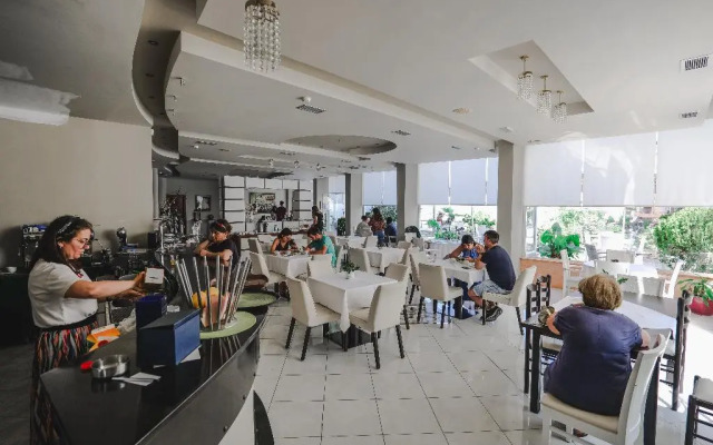 Hotel Oasis