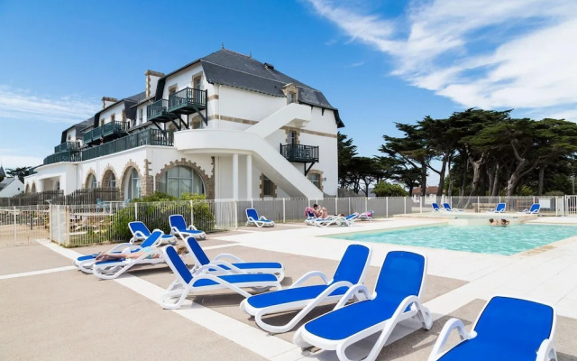 Chic Parkside Apartment