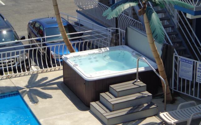 Quarterdeck Motel