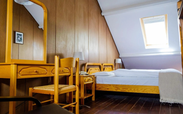 New Helvetia Hotel