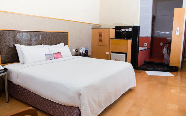 Royal Group Motel Chien Kuo Branch