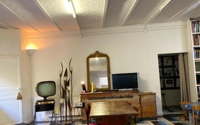 La Villa Victoria by Lakonik