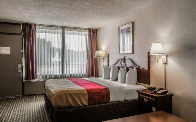 Econo Lodge Pilot Mountain