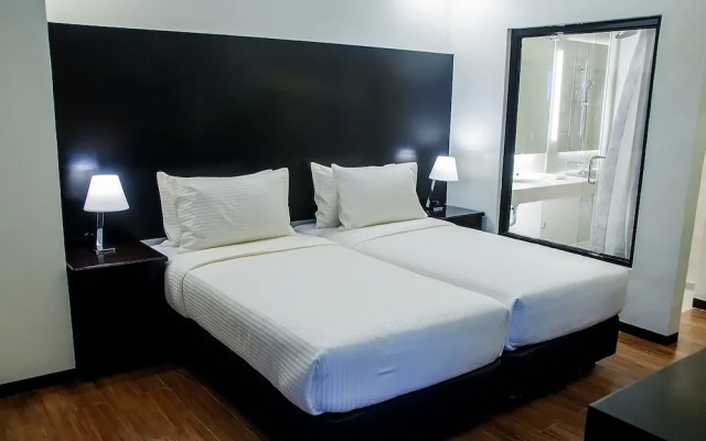 Piña Suites