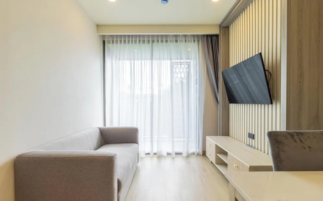 New Condo Near Beach Prime Location C228