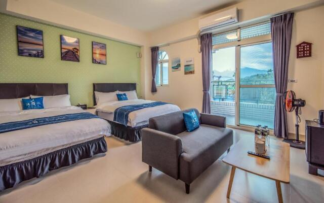 Follow Me Vogue Homestay