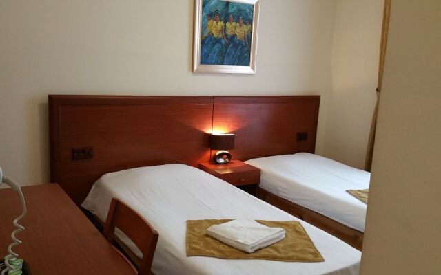 Corner House Hotel