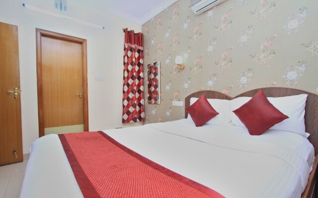 OYO 7728 Hotel Nayaab Comforts