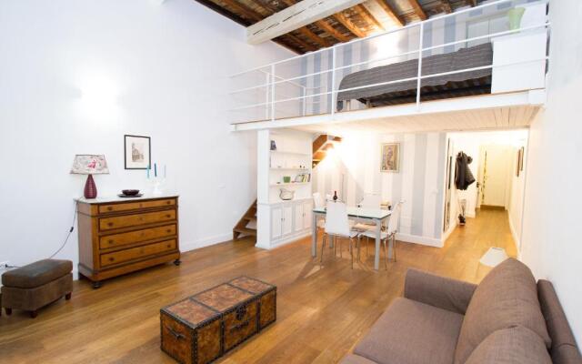Charming Santa Croce Loft