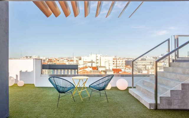 Java - 3 Bedroom and Shared Pool in Almagro