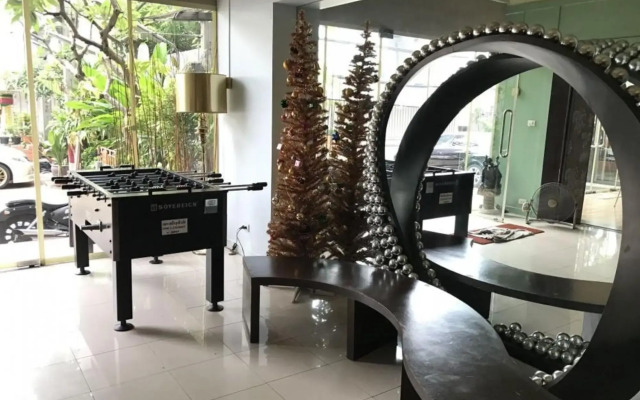 Somewhere to Escape - Hometel