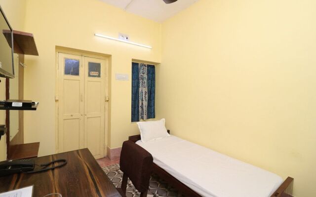 SPOT ON 44329 Sri Krishna Inn Lodging & Boarding