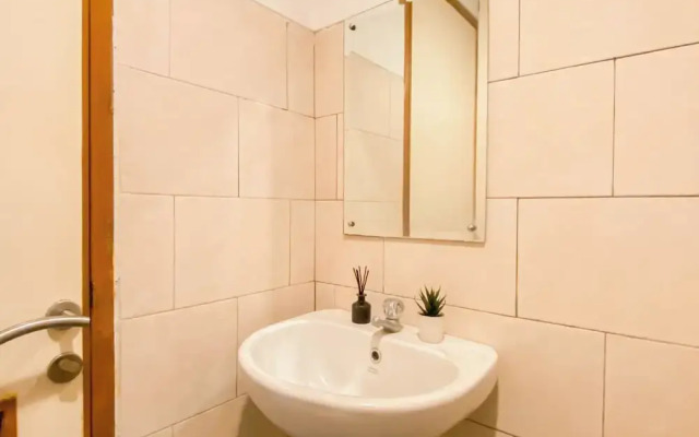 Basic Studio Apartment At Margonda Residence 1