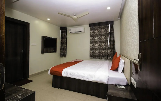 Hotel Galaxy Palace By OYO Rooms