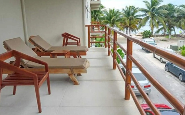 Noah Beach Hotel & Suites