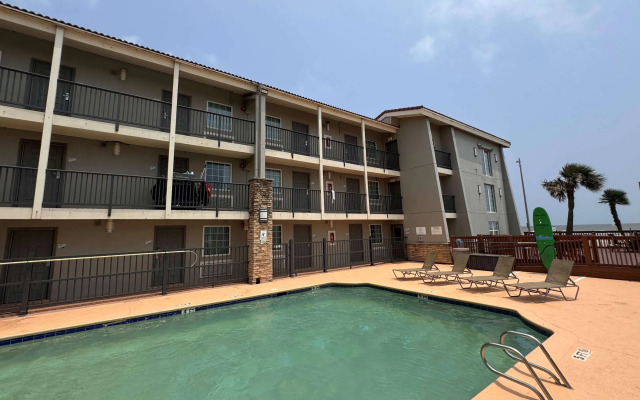 Wingate by Wyndham Galveston Beachfront at the Seawall