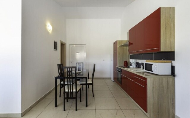 Comfort apartments with pool in Medulin