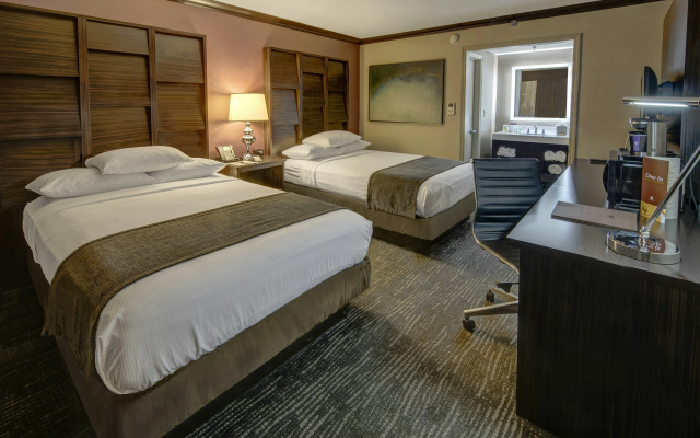 DoubleTree by Hilton Hotel Decatur Riverfront