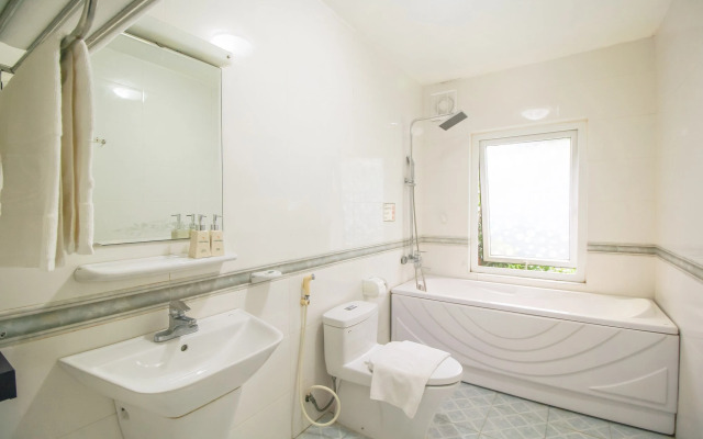 Thung Nham Hotel & Resort