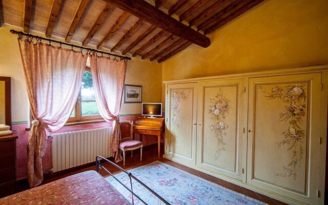 Panoramic Villa in Tuscany Rolling Hill, Well Connected, Everyday new Journey to