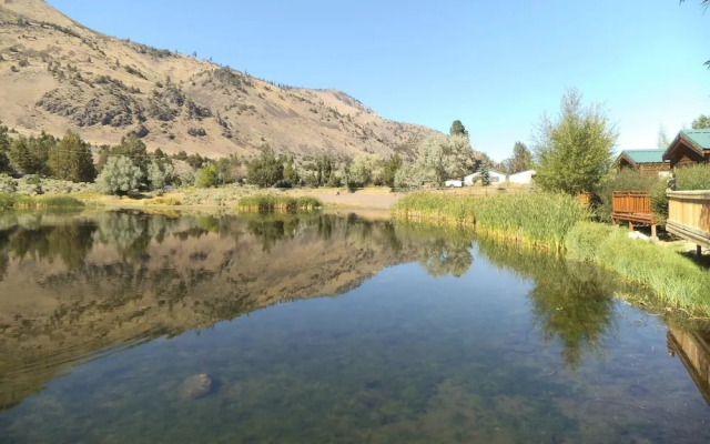 The Lodge at Summer Lake