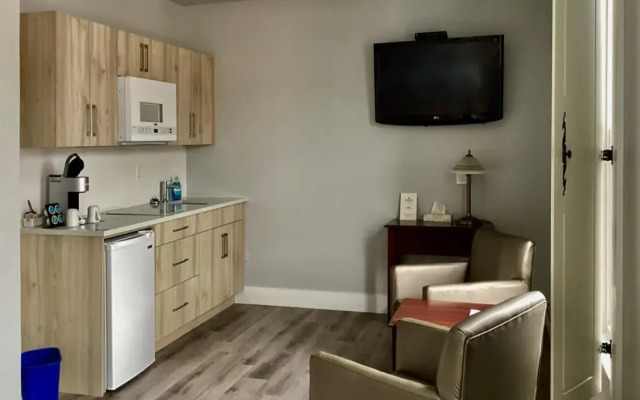 Lunenburg Arms Hotel and Spa