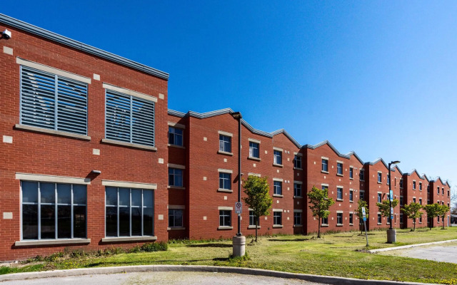 Residence & Conference Centre - Welland