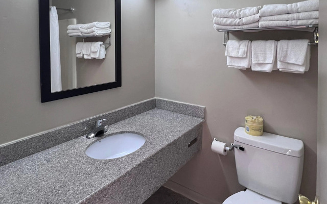 Rodeway Inn & Suites Hershey Chocolate Avenue