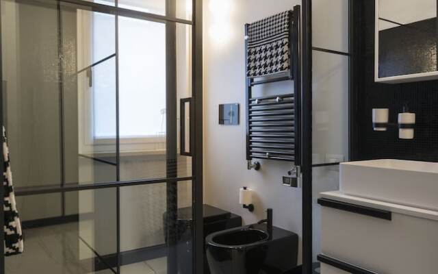 A World Aparts - 12 Viviani