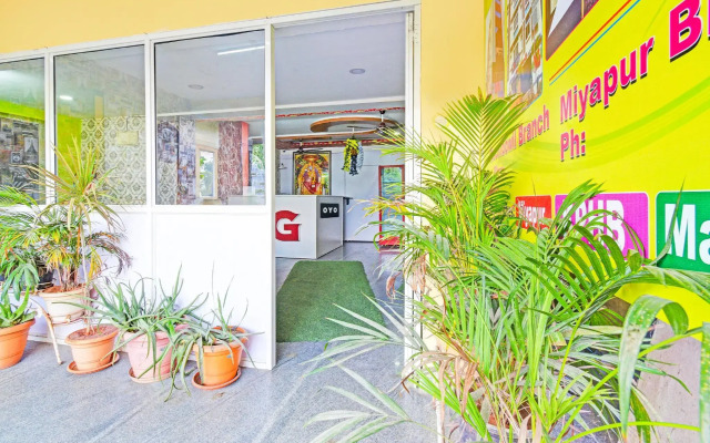 OYO 92953 Sri Navya Grand