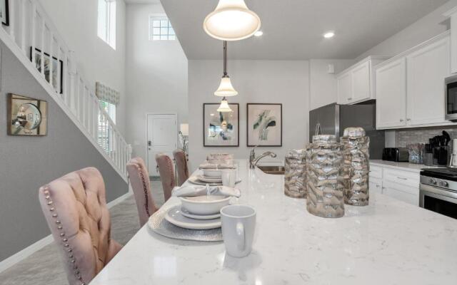 Private Pool Villa W/pool Table, On-site Waterpark